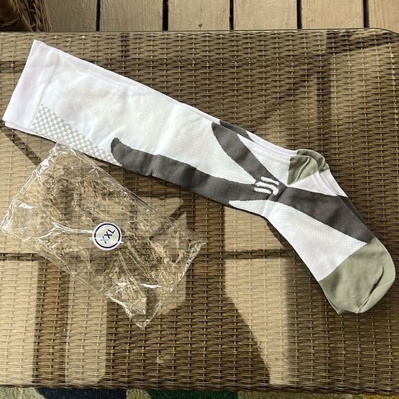 New unworn men’s compression socks size XXL - Picture 4 of 5